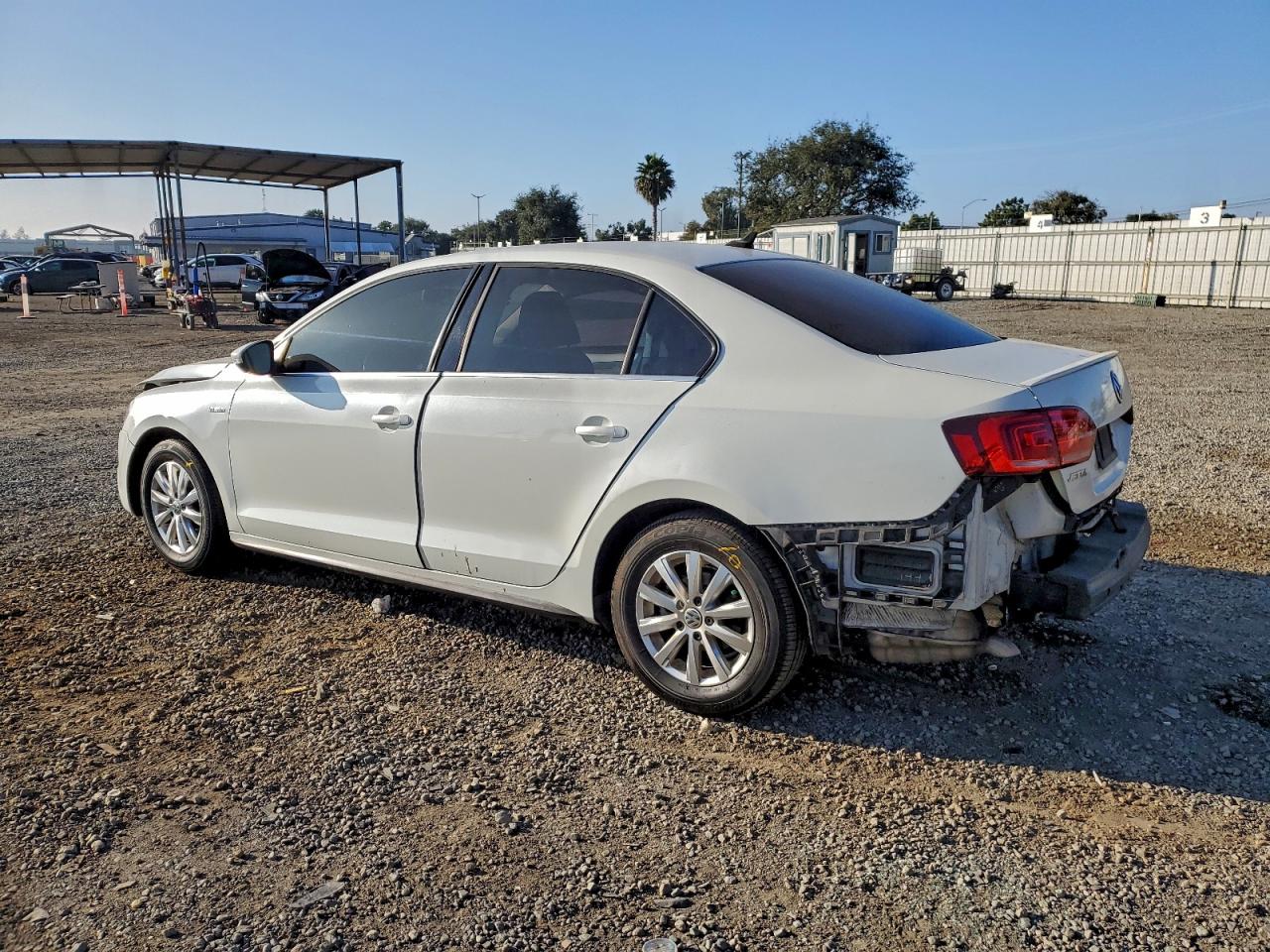2013 VOLKSWAGEN JETTA HYBRID photo 2