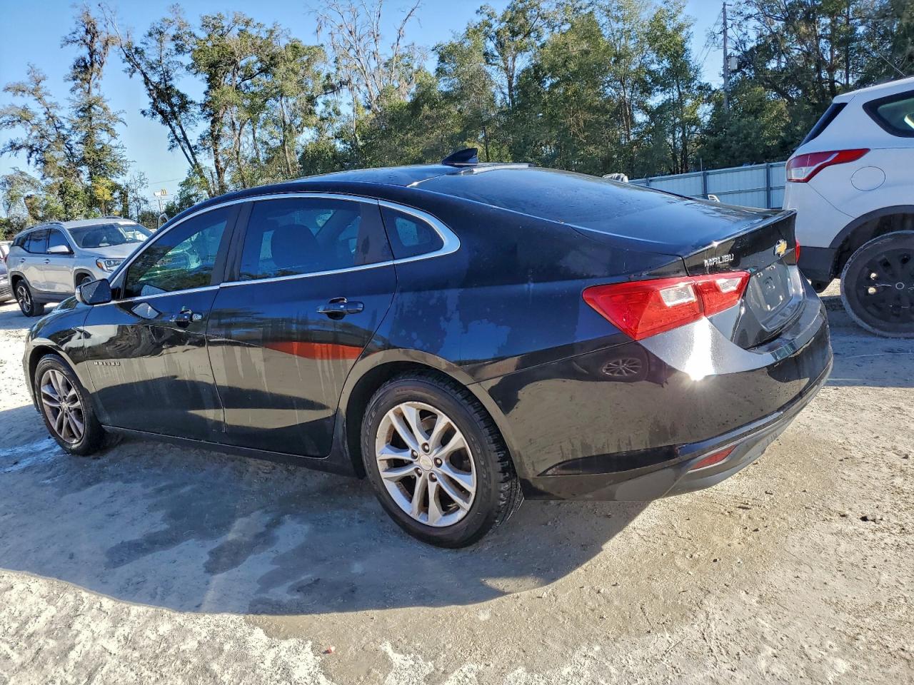 2016 CHEVROLET MALIBU LT photo 2