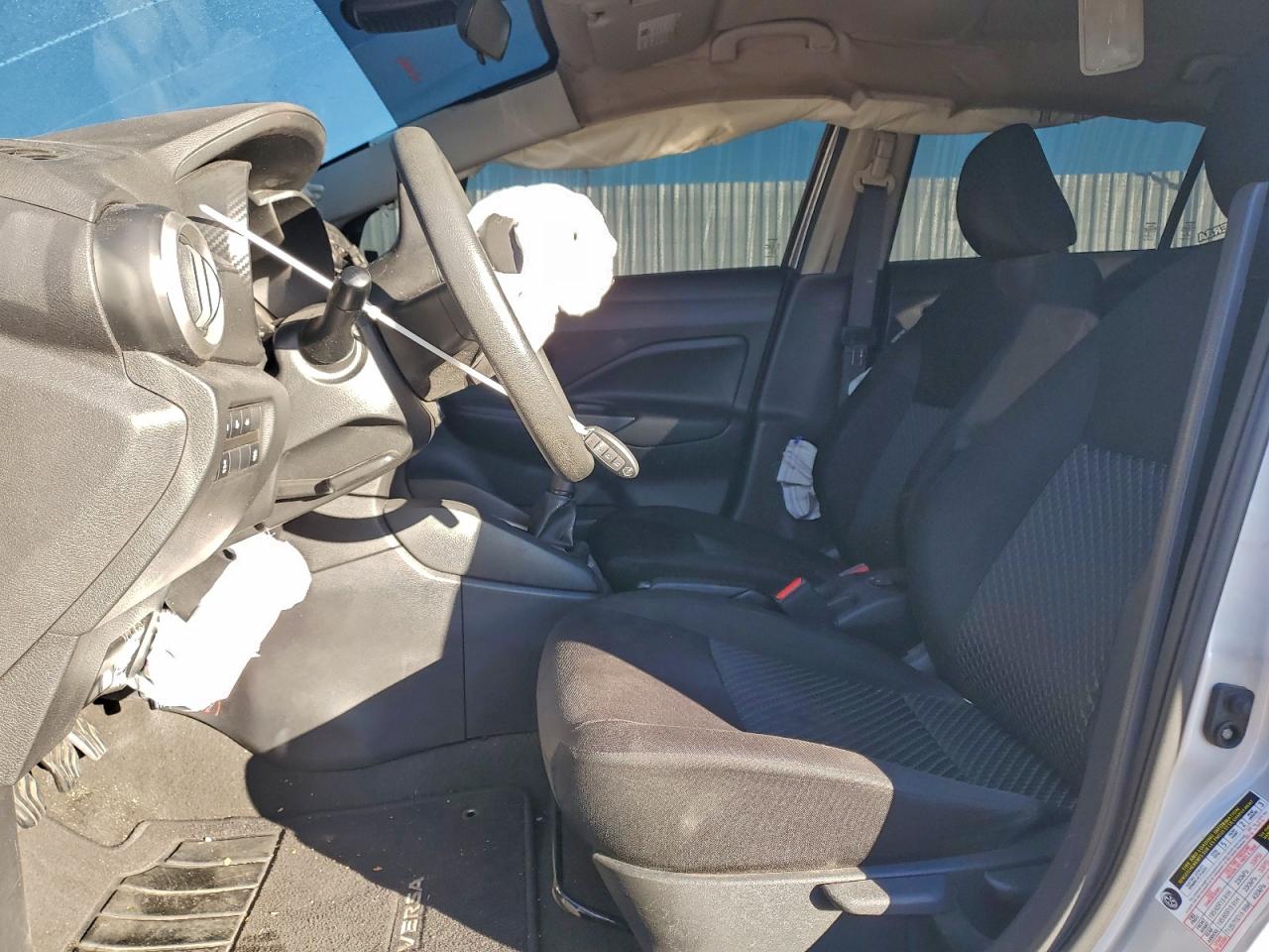 2021 NISSAN VERSA S photo 13