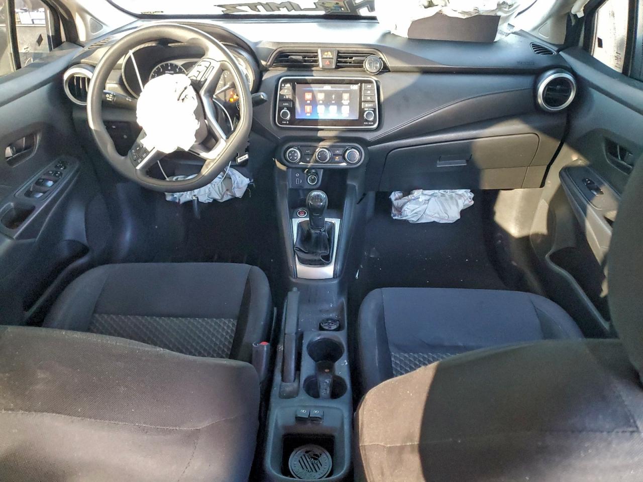 2021 NISSAN VERSA S photo 15
