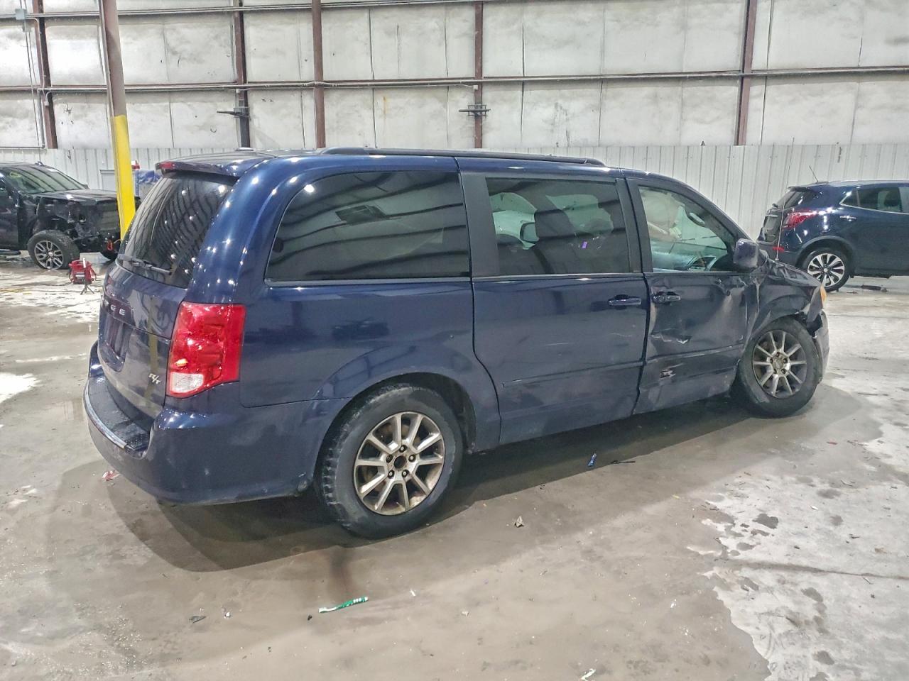 2012 DODGE GRAND CARAVAN R/T photo 5