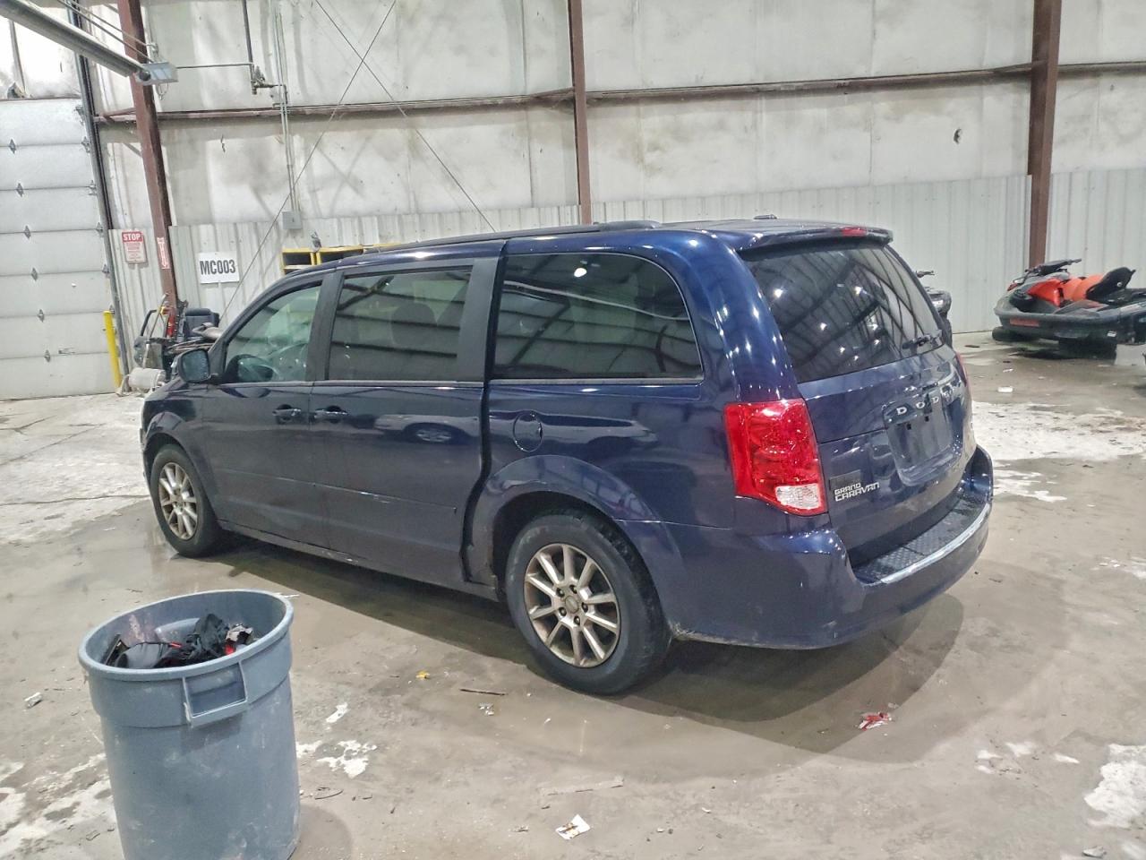 2012 DODGE GRAND CARAVAN R/T photo 3