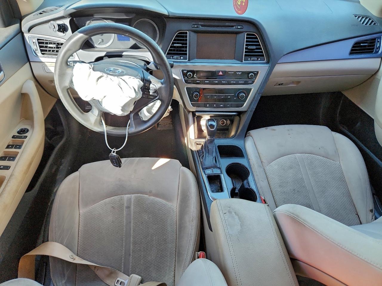 2017 HYUNDAI SONATA SE photo 8