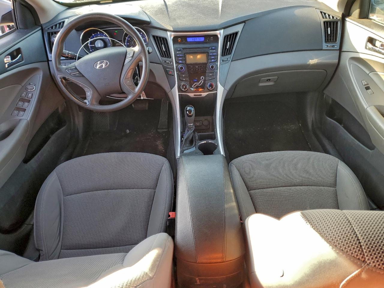 2013 HYUNDAI SONATA GLS photo 8