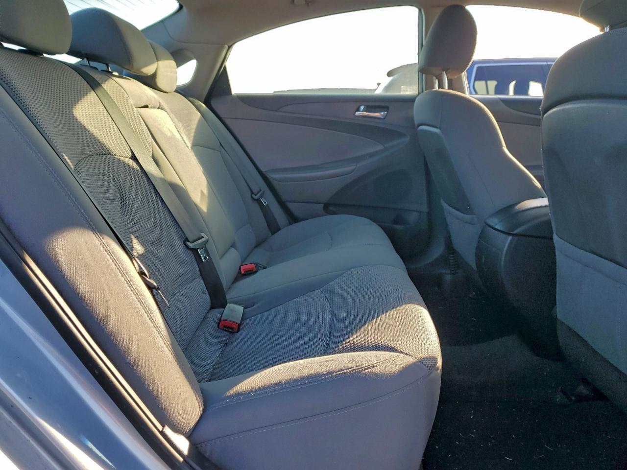 2013 HYUNDAI SONATA GLS photo 10