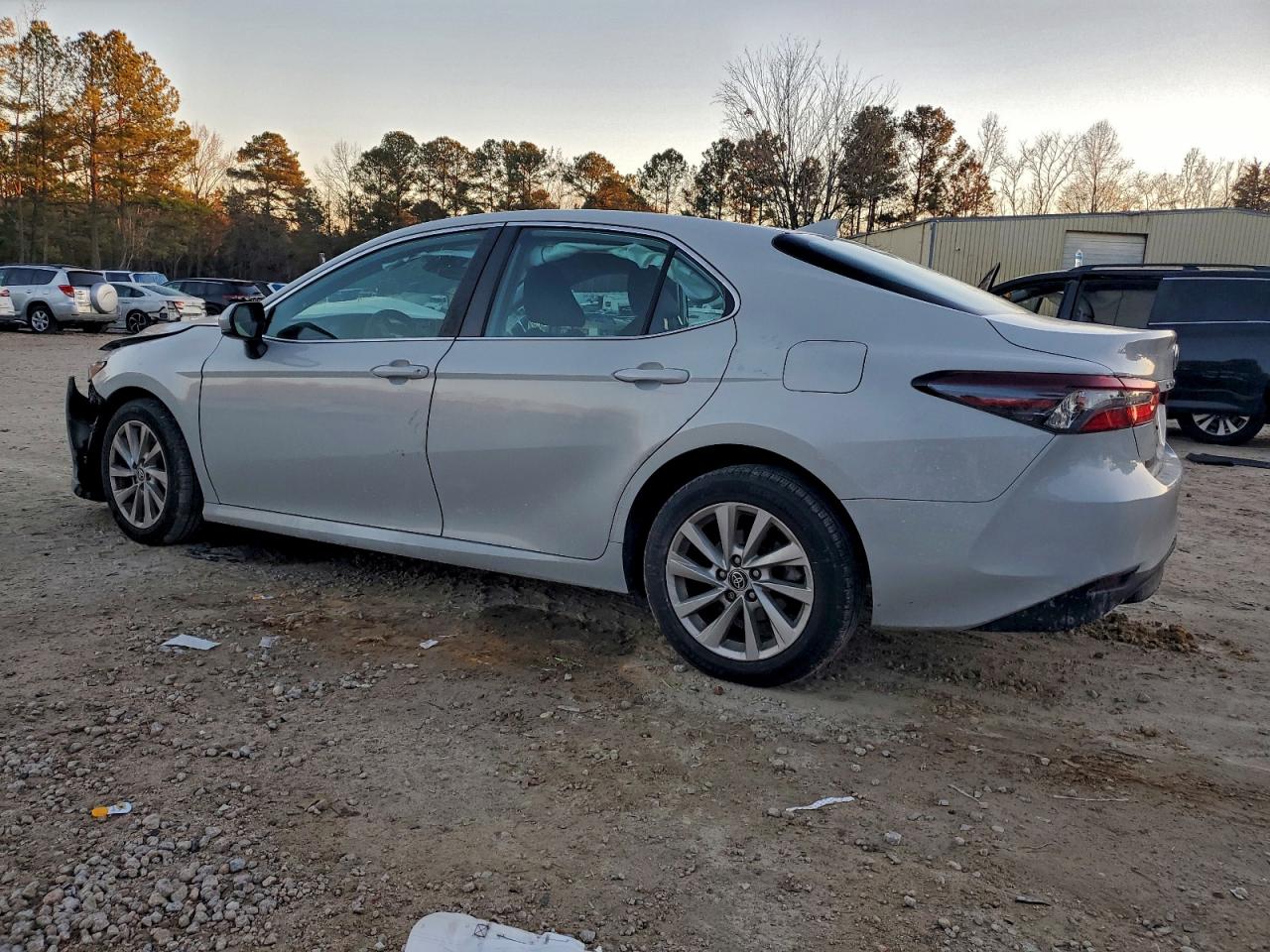 2023 TOYOTA CAMRY LE photo 3