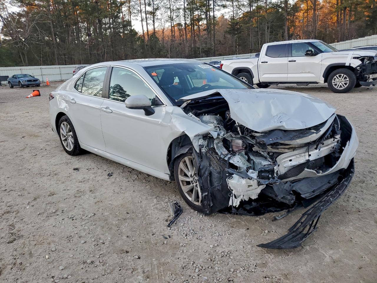 2023 TOYOTA CAMRY LE photo 7