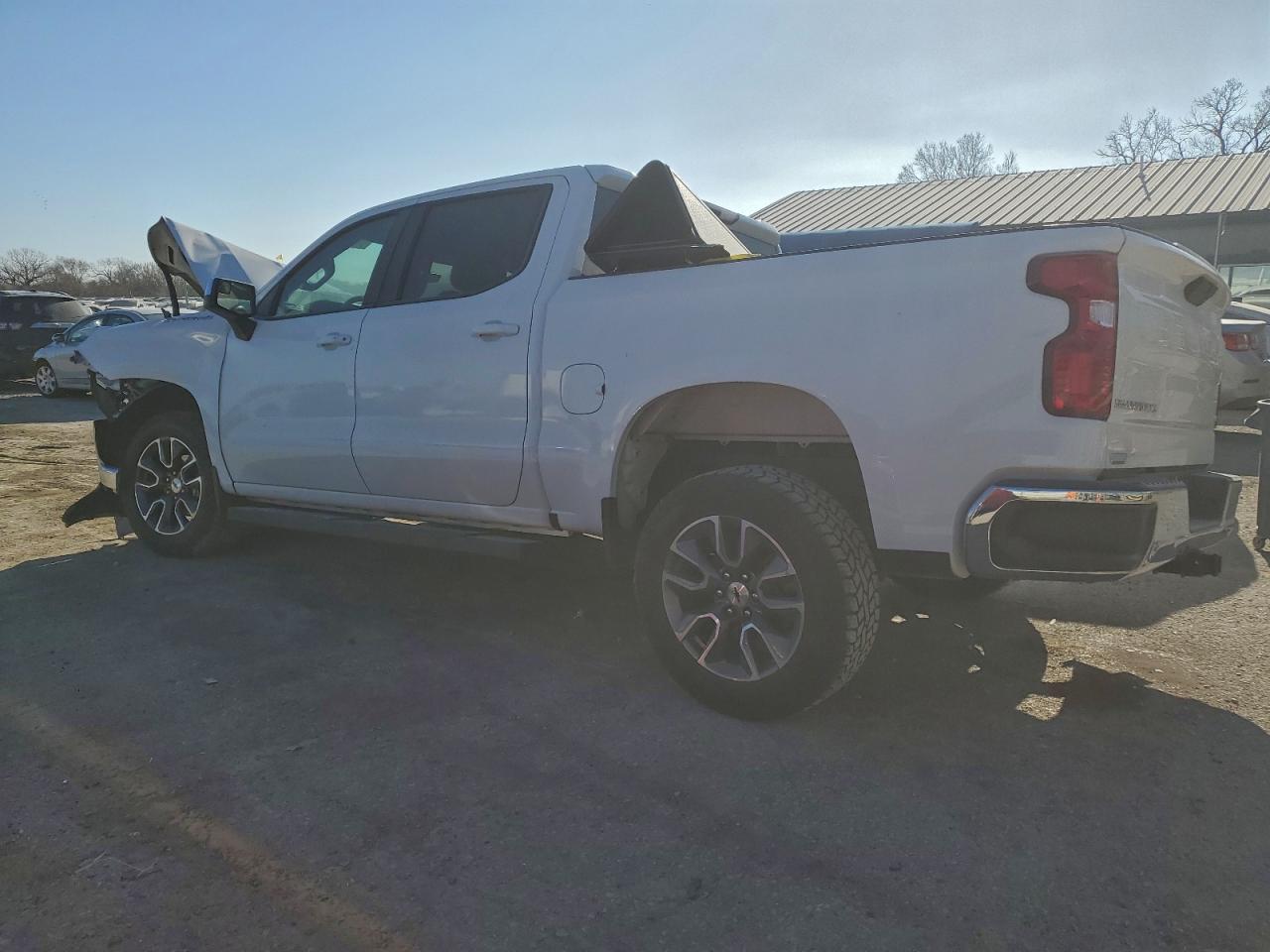 2020 CHEVROLET SILVERADO K1500 LT photo 2