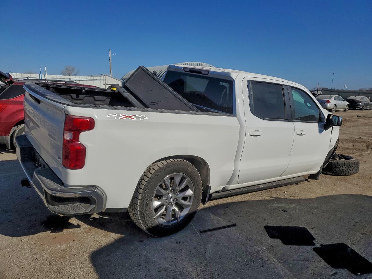 2020 CHEVROLET SILVERADO K1500 LT photo 3