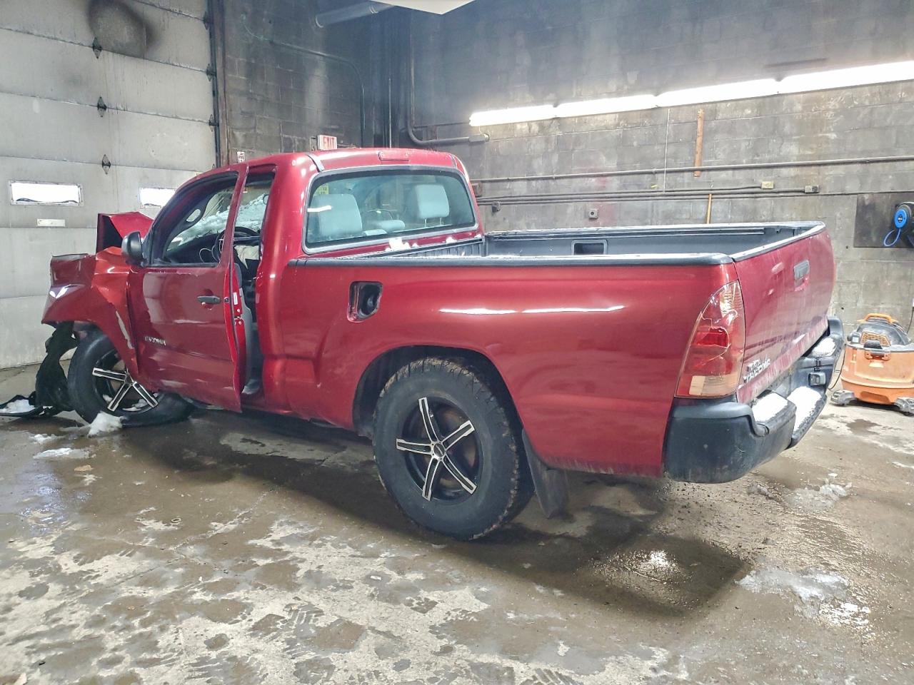 2005 TOYOTA TACOMA photo 2