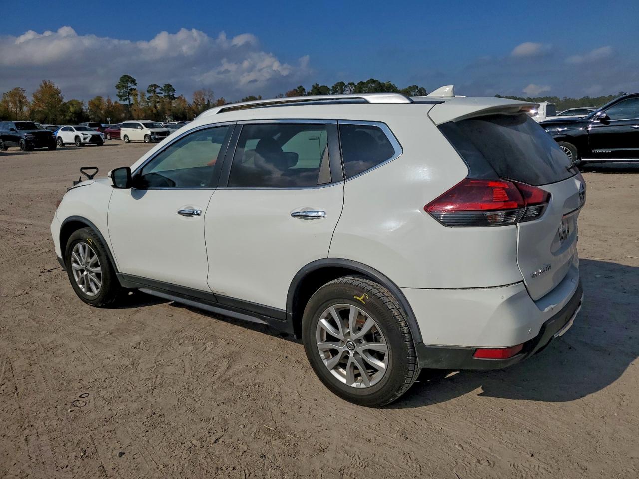 2019 NISSAN ROGUE S photo 2