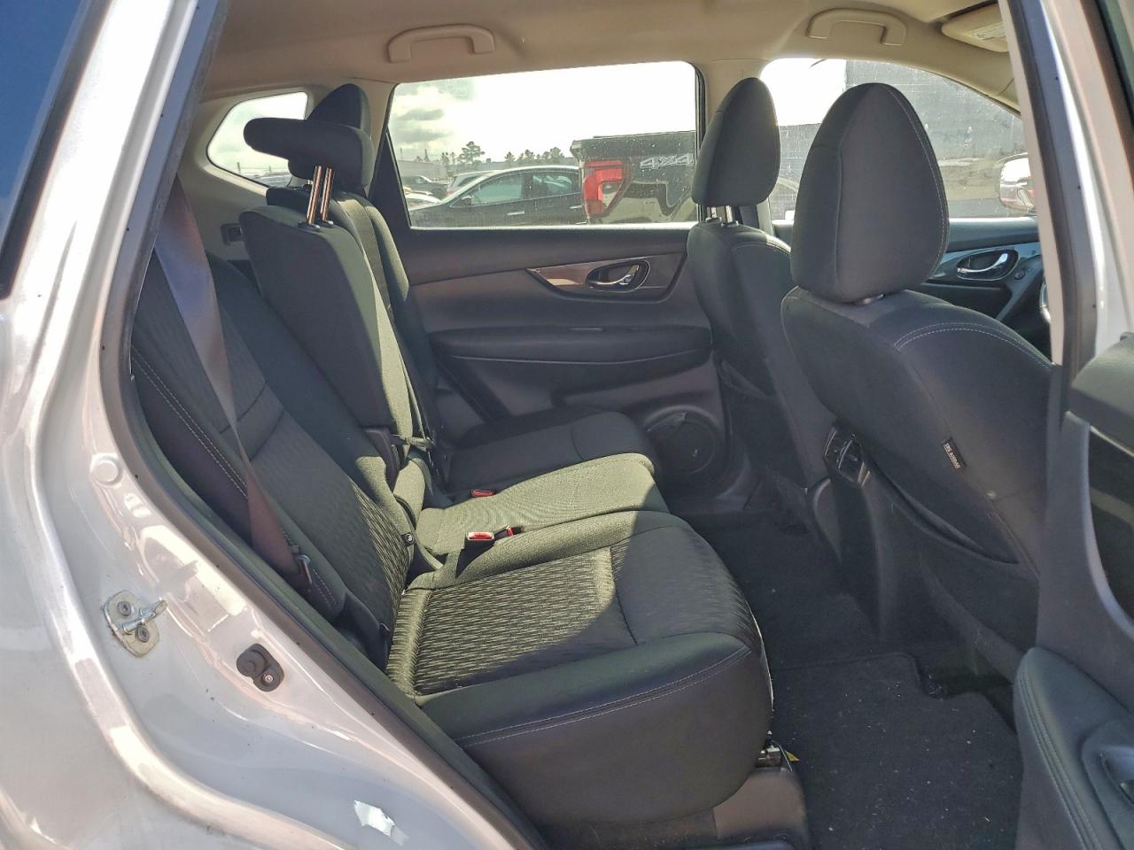 2019 NISSAN ROGUE S photo 11