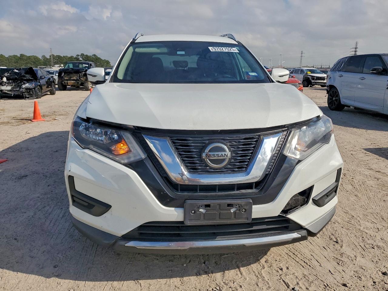 2019 NISSAN ROGUE S photo 5