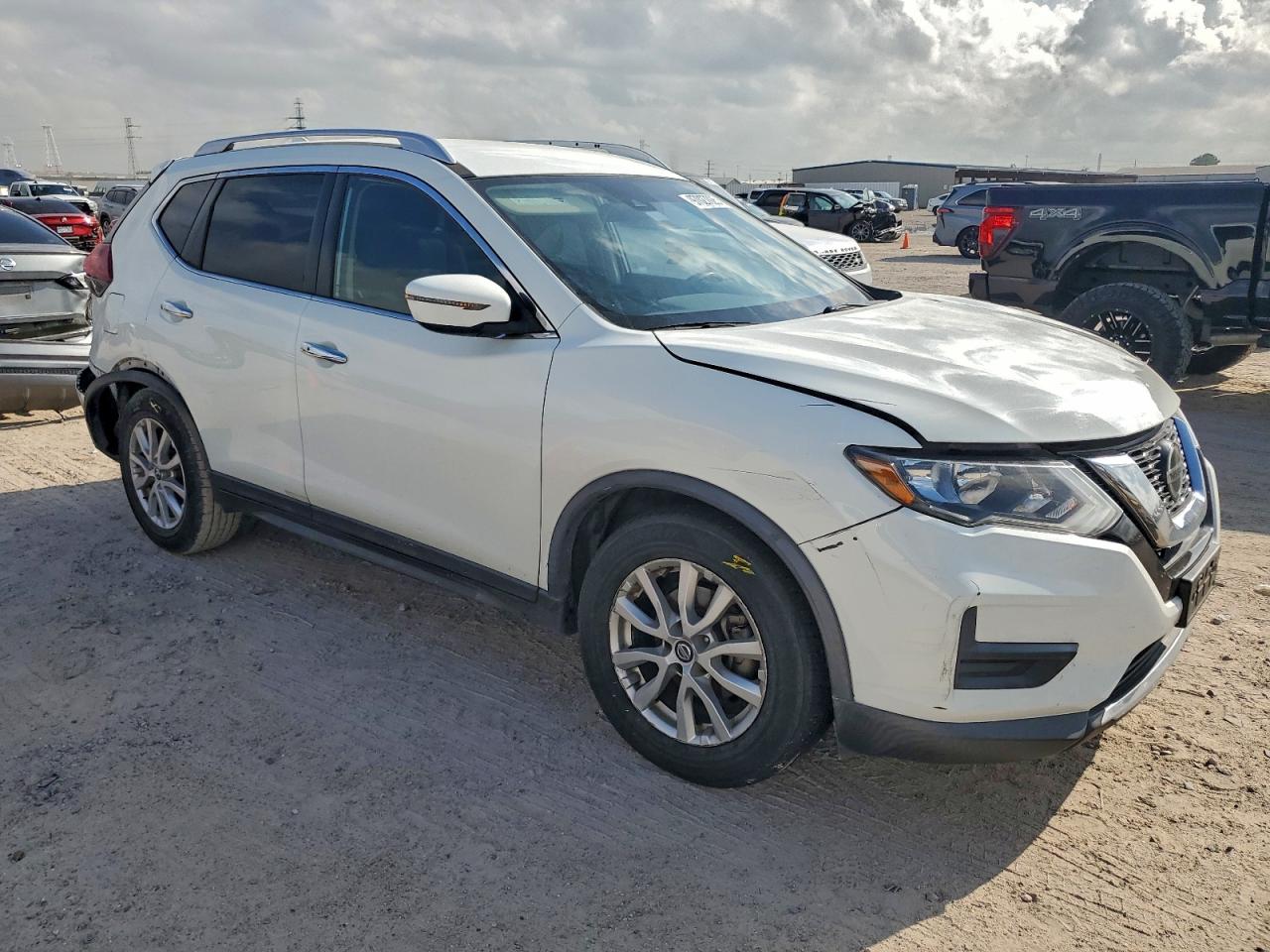 2019 NISSAN ROGUE S photo 4