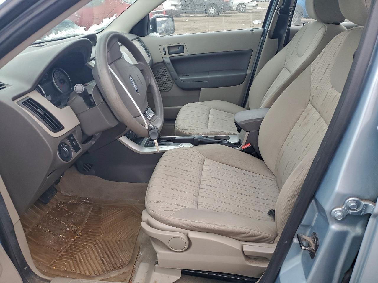 2009 FORD FOCUS SE photo 13