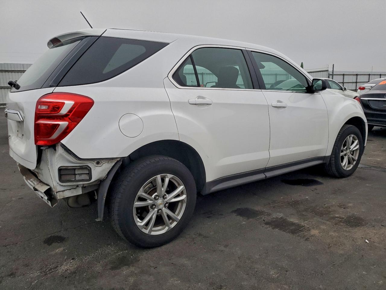 2017 CHEVROLET EQUINOX LS photo 3