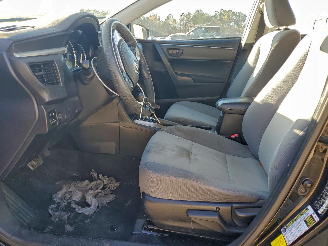 2015 TOYOTA COROLLA L photo 7