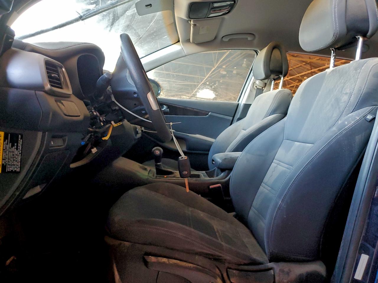 2016 KIA SORENTO LX photo 13