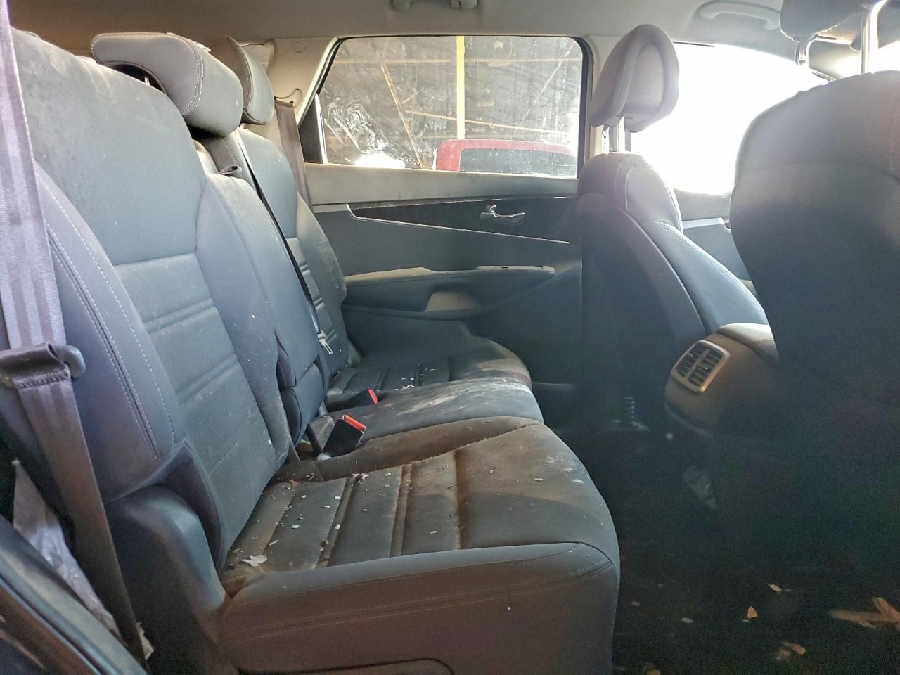 2016 KIA SORENTO LX photo 21