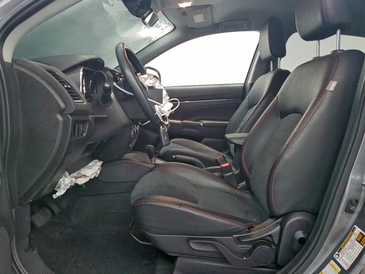 2024 MITSUBISHI OUTLANDER SPORT S/SE photo 13