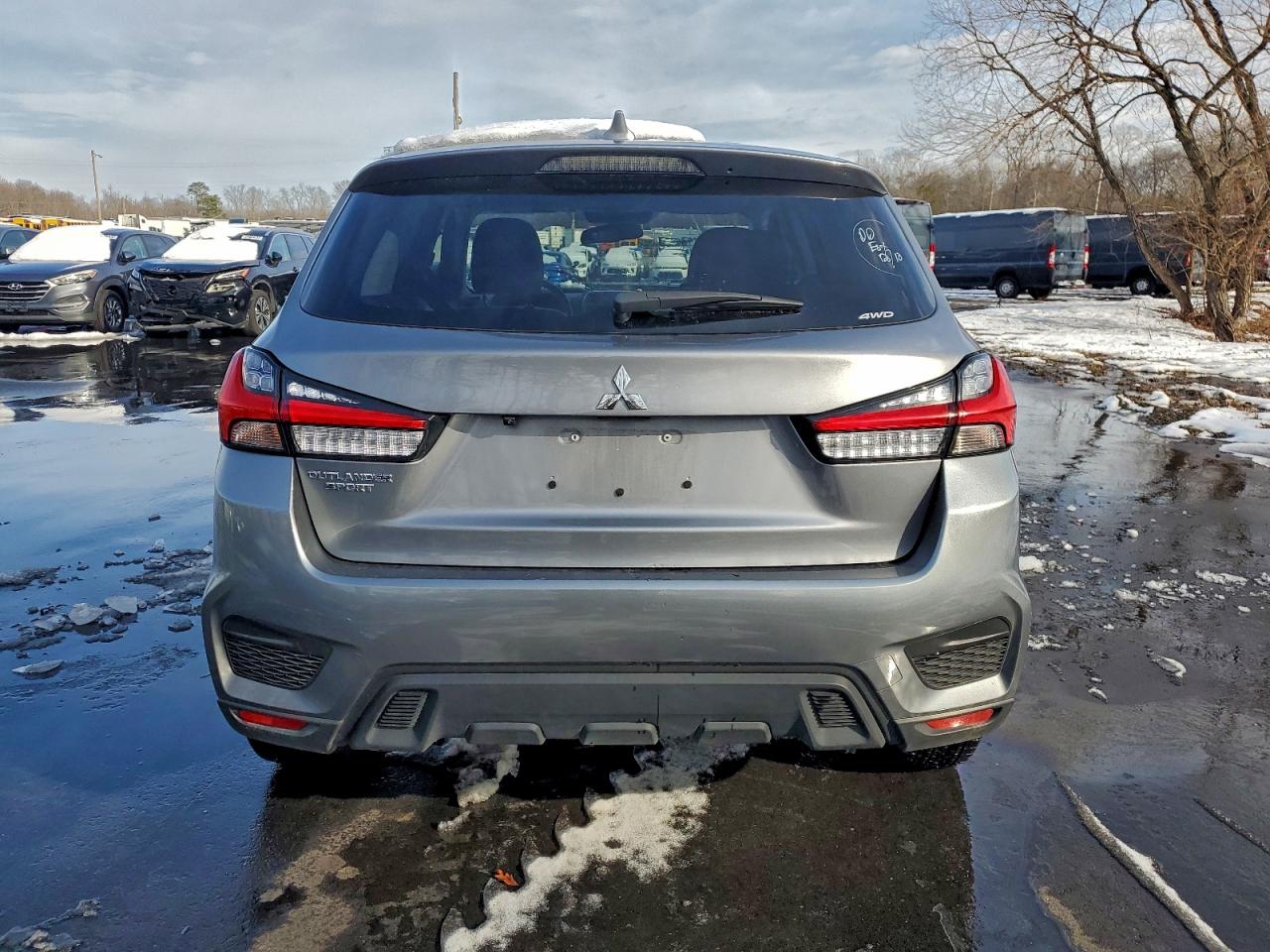2024 MITSUBISHI OUTLANDER SPORT S/SE photo 11