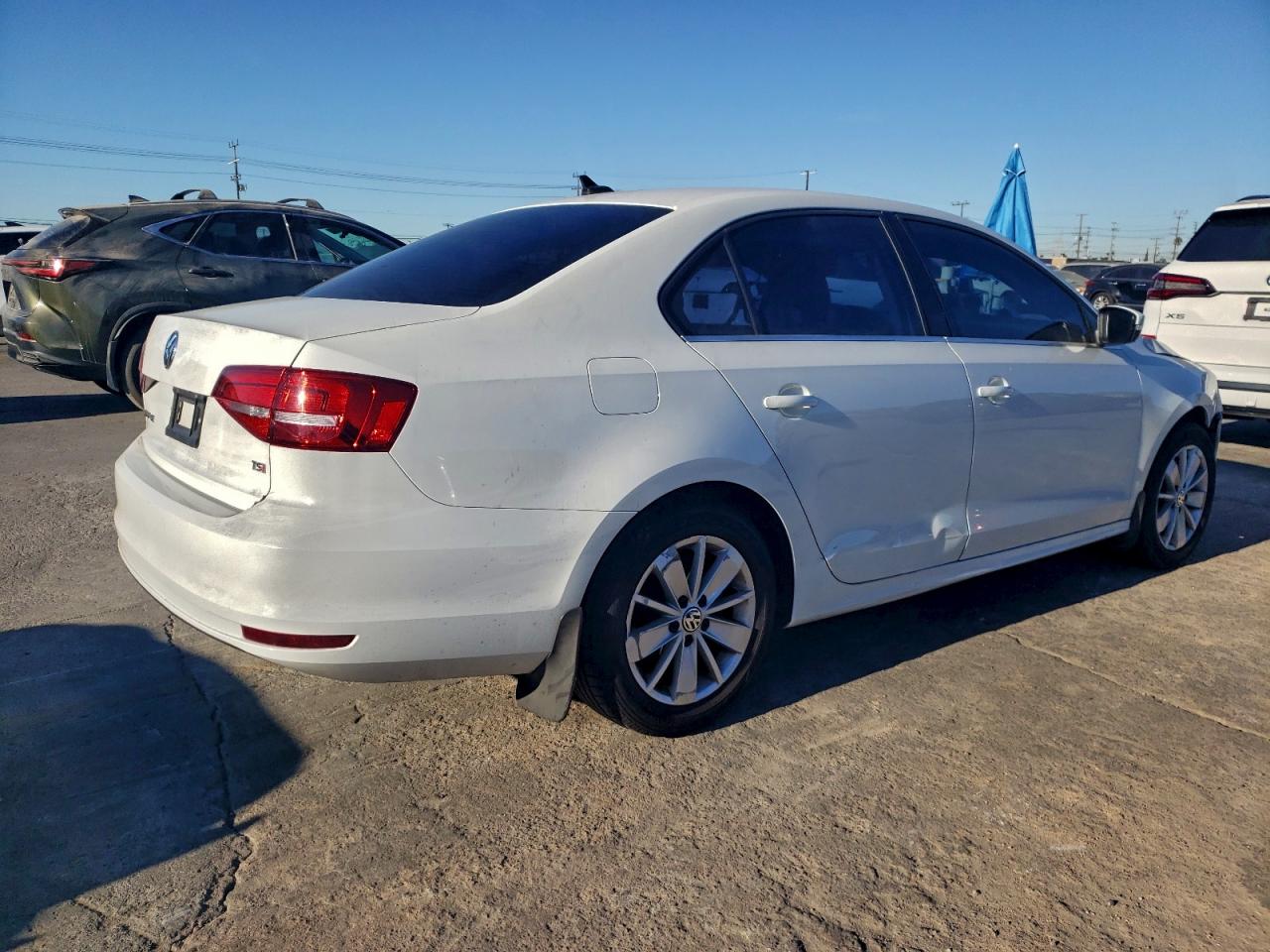 2015 VOLKSWAGEN JETTA SE photo 3