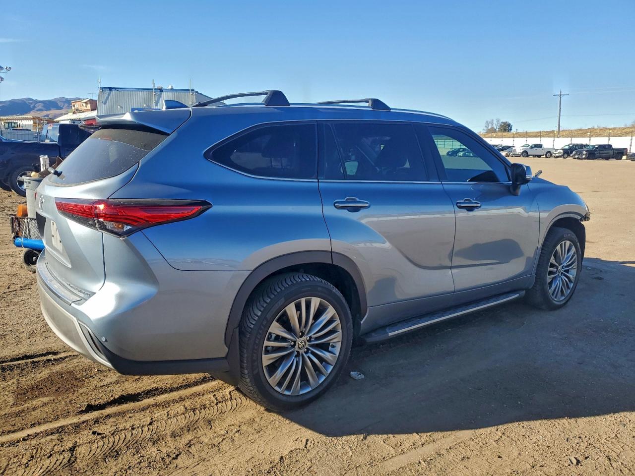 2022 TOYOTA HIGHLANDER PLATINUM photo 3