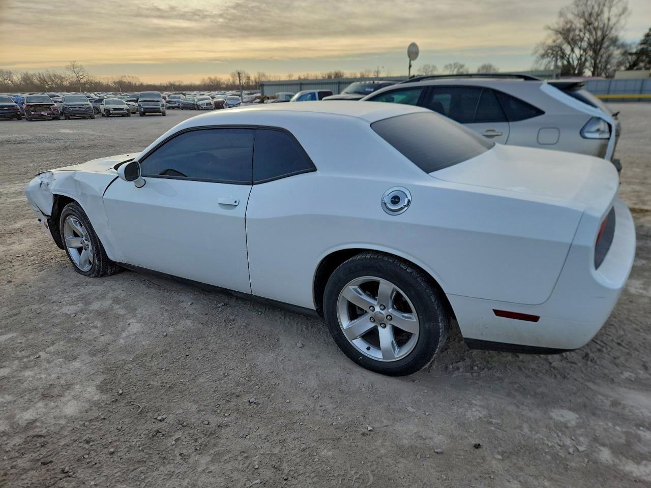 2013 DODGE CHALLENGER SXT photo 2