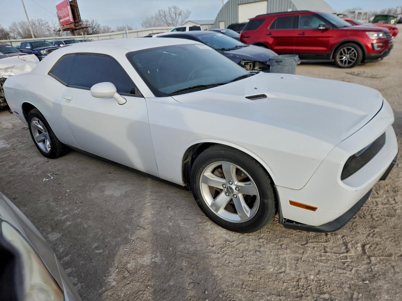 2013 DODGE CHALLENGER SXT photo 4