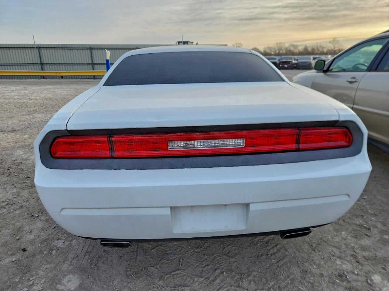 2013 DODGE CHALLENGER SXT photo 6