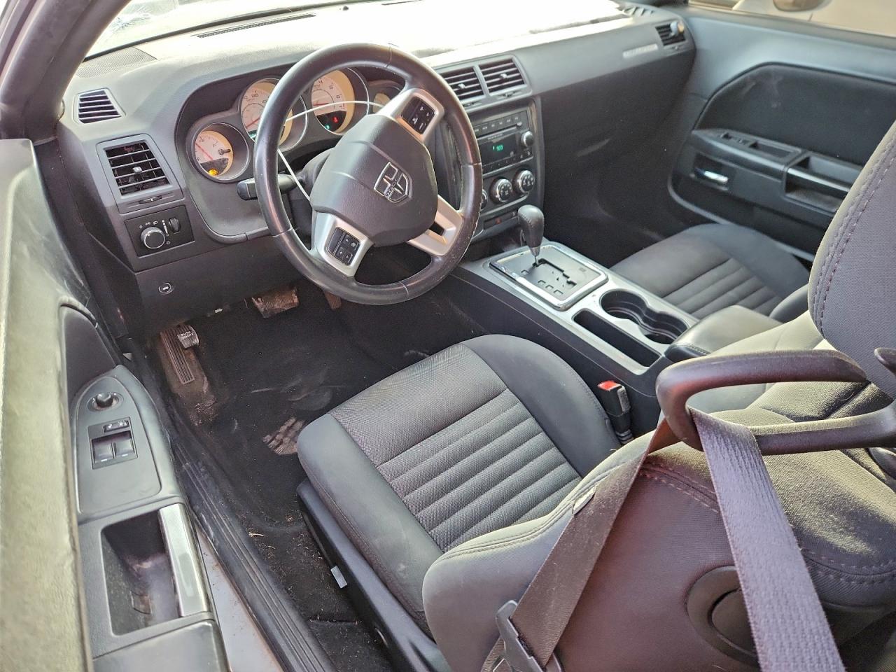 2013 DODGE CHALLENGER SXT photo 8