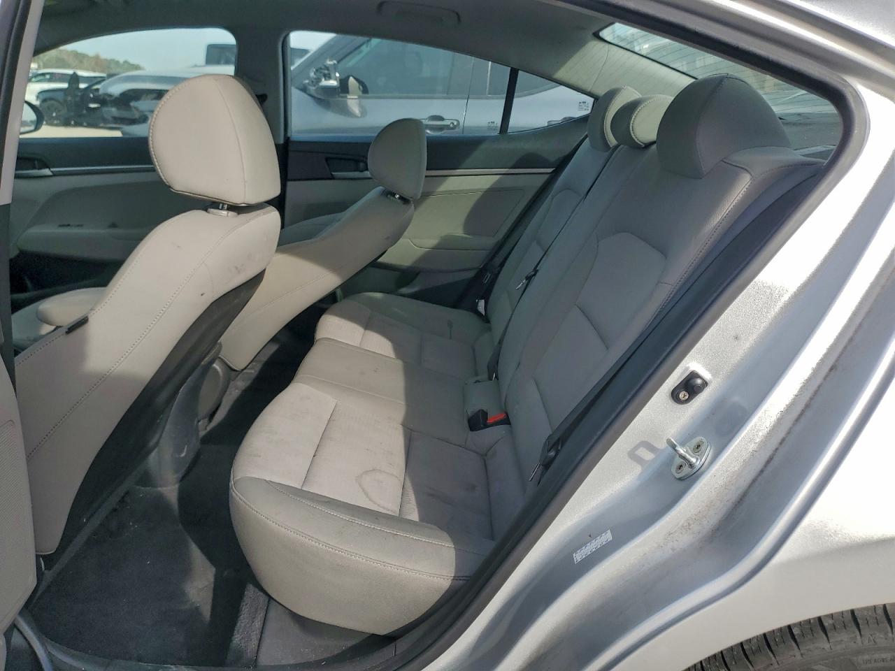 2017 HYUNDAI ELANTRA SE photo 19