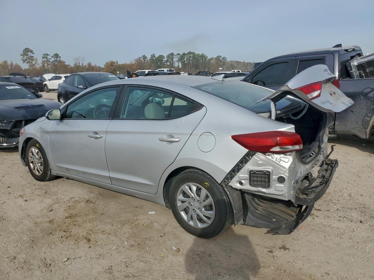 2017 HYUNDAI ELANTRA SE photo 3