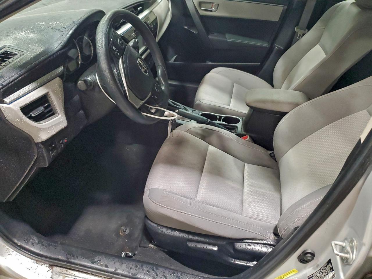 2015 TOYOTA COROLLA L photo 19