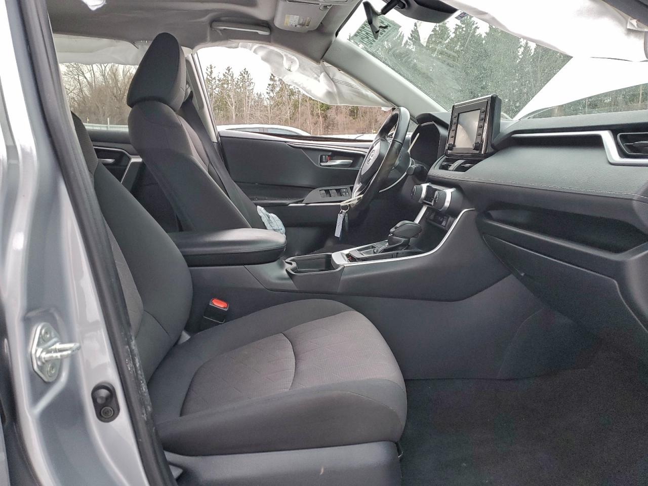 2019 TOYOTA RAV4 XLE photo 7
