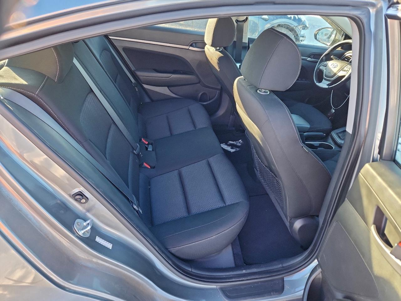 2017 HYUNDAI ELANTRA SE photo 28
