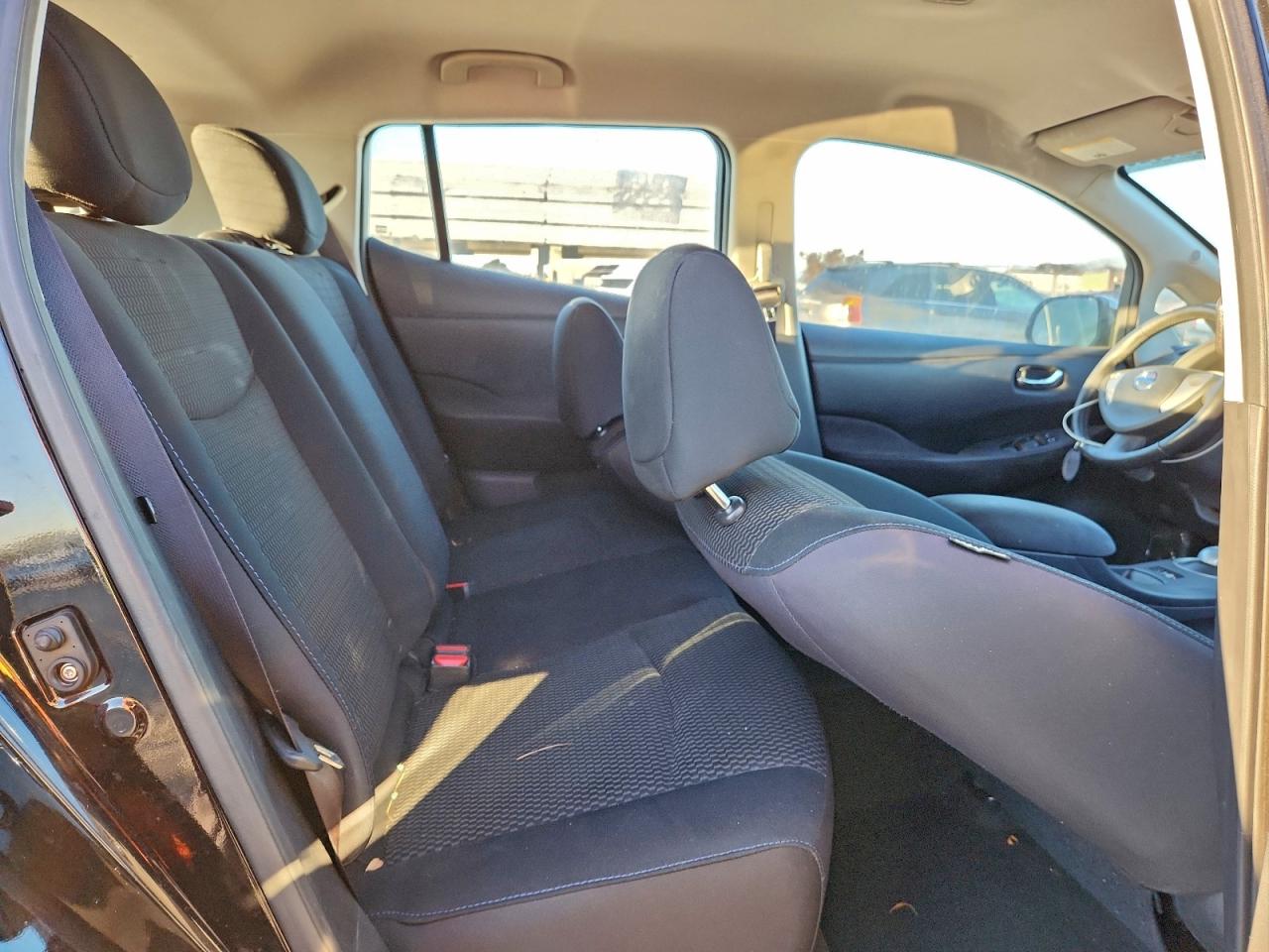 2014 NISSAN LEAF S photo 19