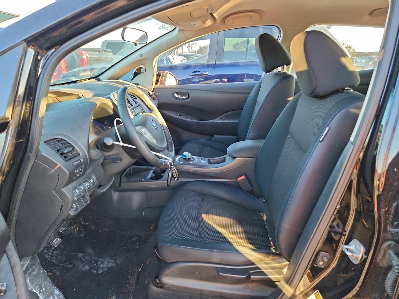 2014 NISSAN LEAF S photo 13