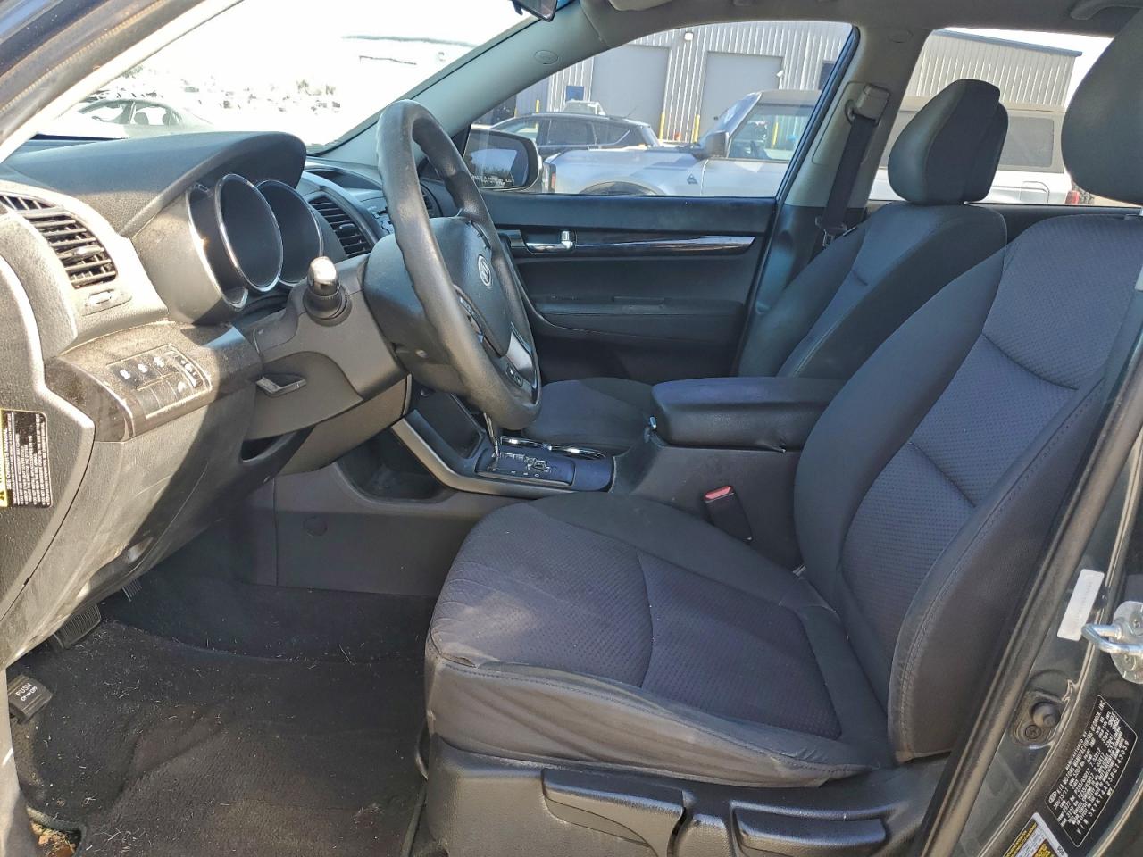 2011 KIA SORENTO BASE photo 13