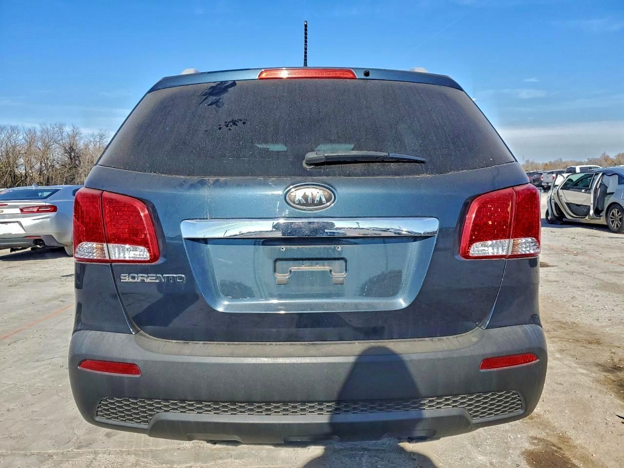 2011 KIA SORENTO BASE photo 11