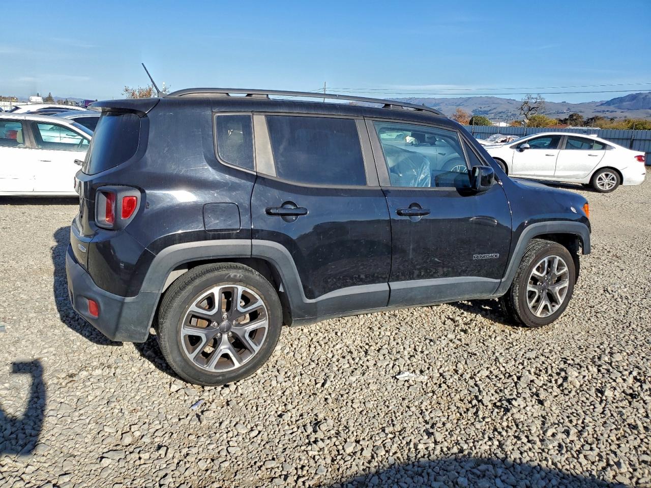 2017 JEEP RENEGADE LATITUDE photo 3
