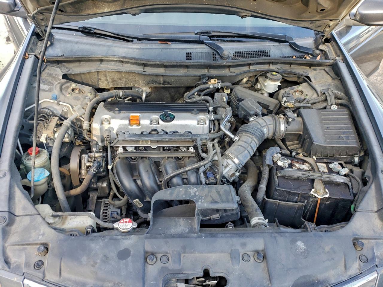 2010 HONDA ACCORD LX photo 11