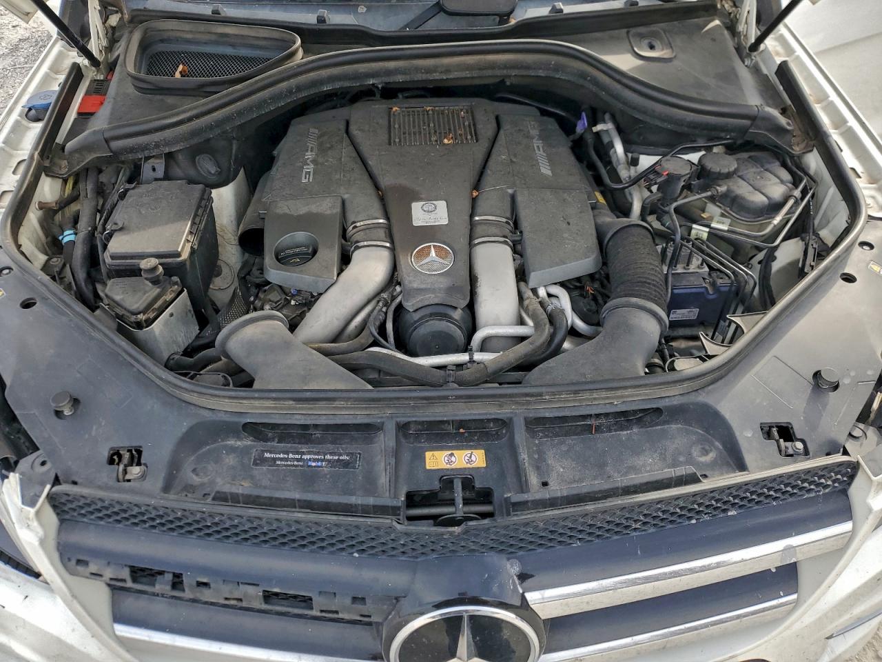 2015 MERCEDES-BENZ GL 63 AMG photo 12