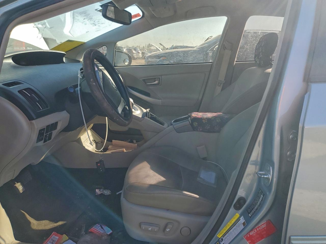 2014 TOYOTA PRIUS photo 7