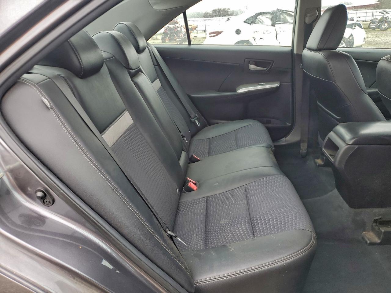 2014 TOYOTA CAMRY L photo 10