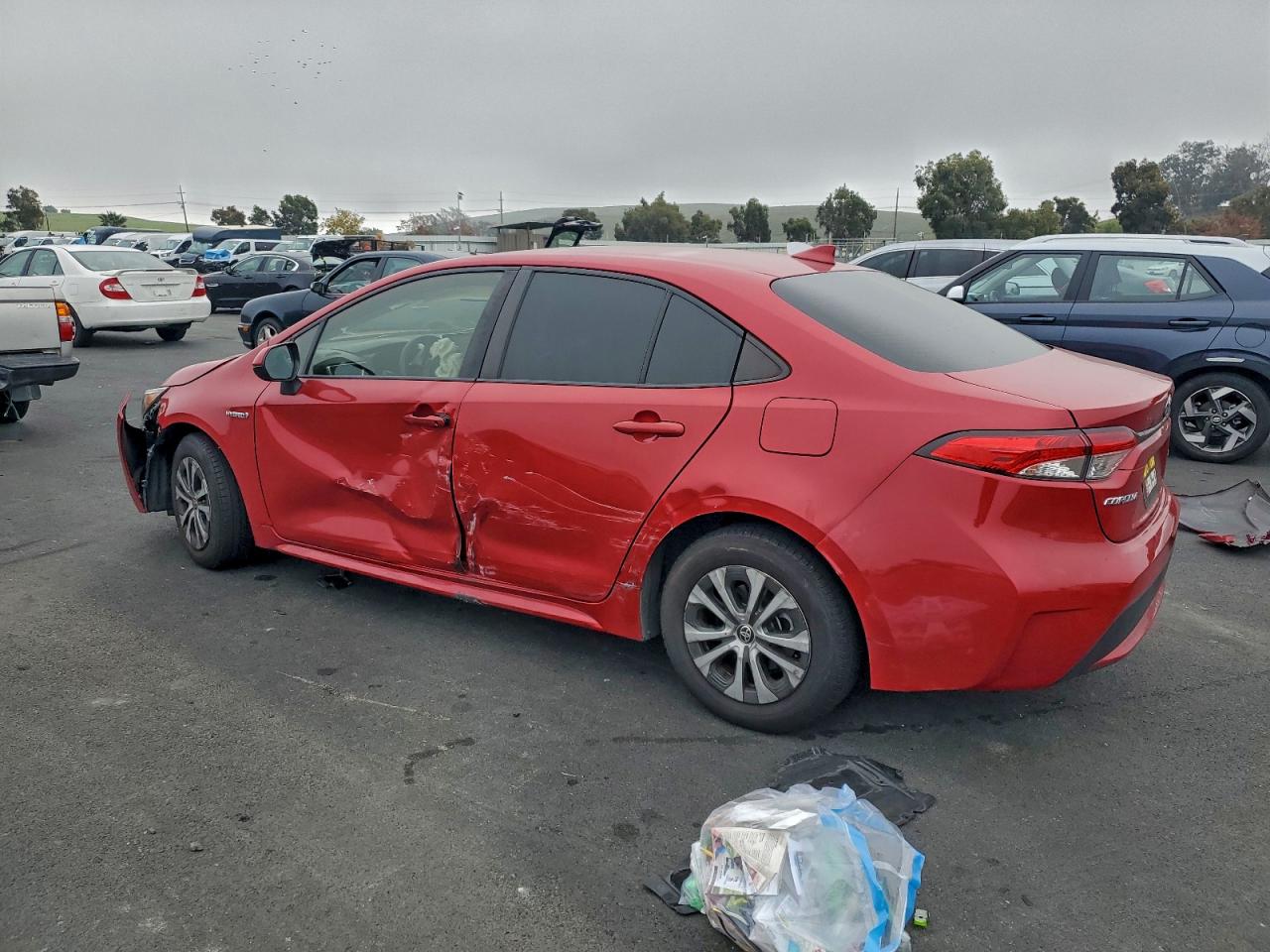 2021 TOYOTA COROLLA LE photo 3