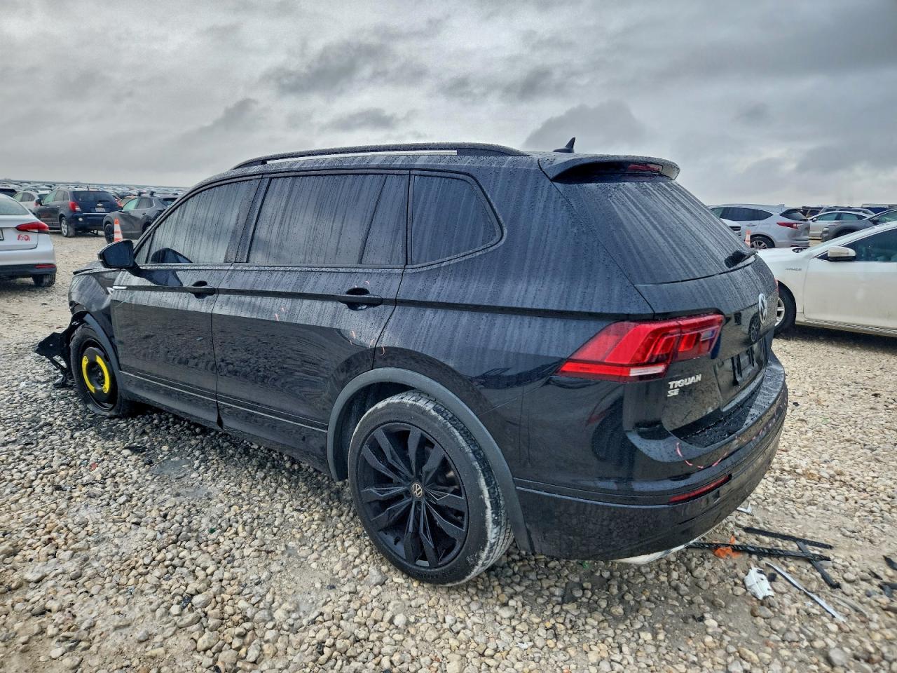 2020 VOLKSWAGEN TIGUAN SE photo 3