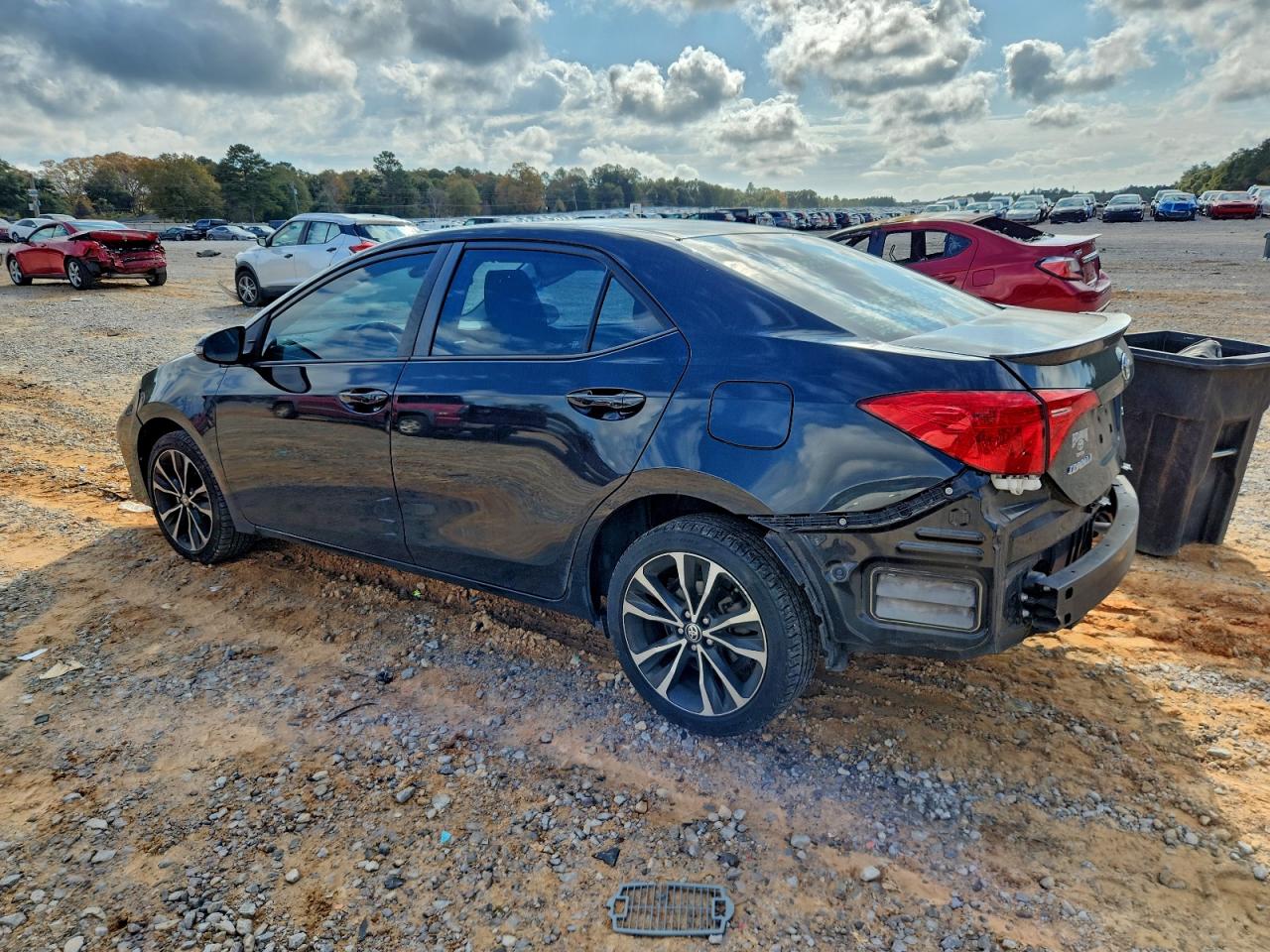 2018 TOYOTA COROLLA L photo 3