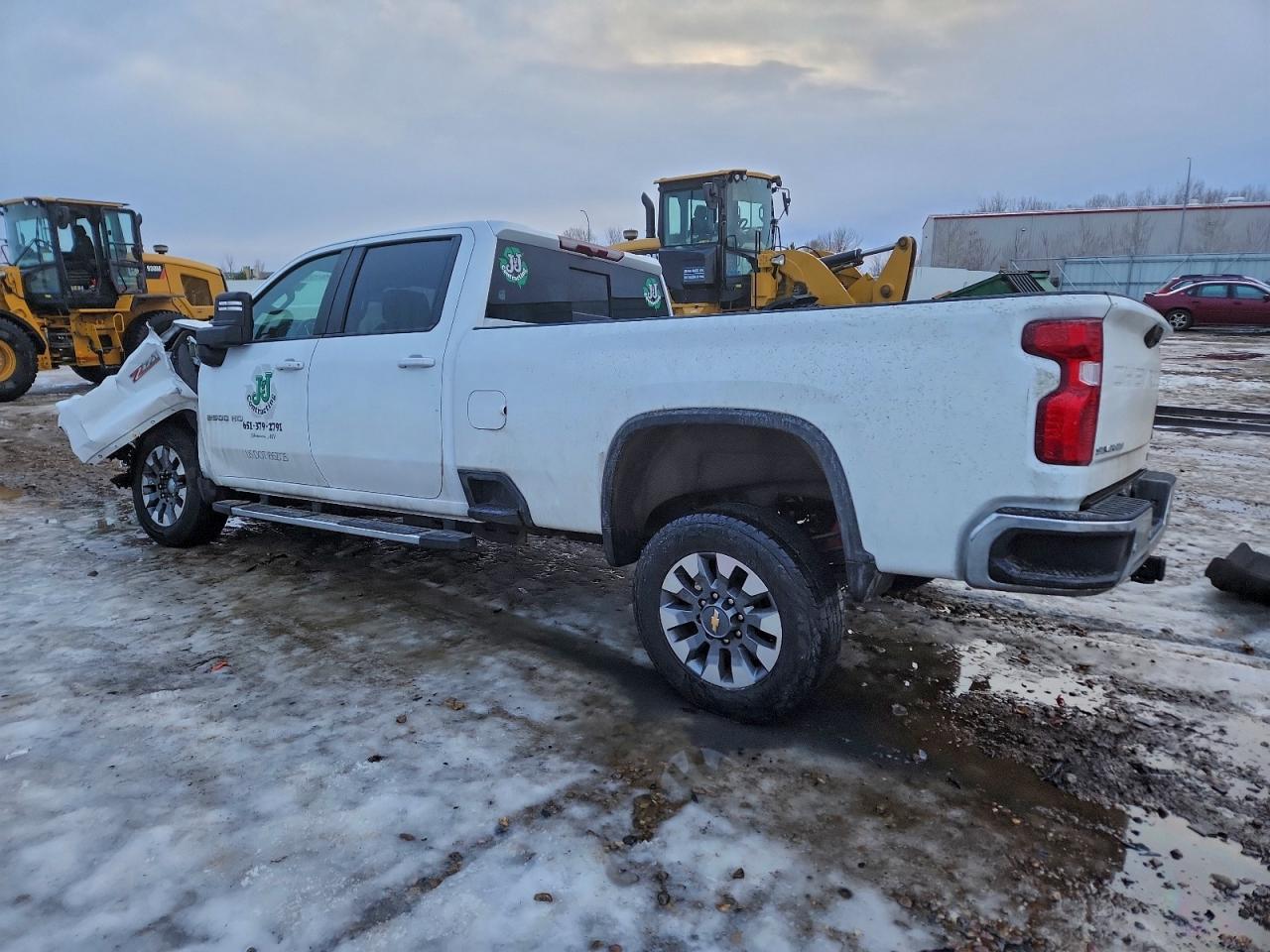 2024 CHEVROLET SILVERADO K2500 HEAVY DUTY LT photo 3