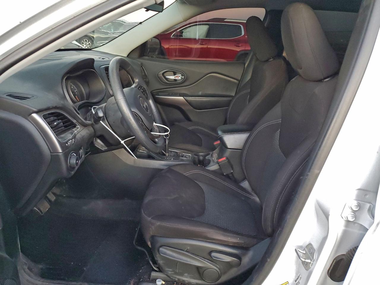 2019 JEEP CHEROKEE LATITUDE photo 13